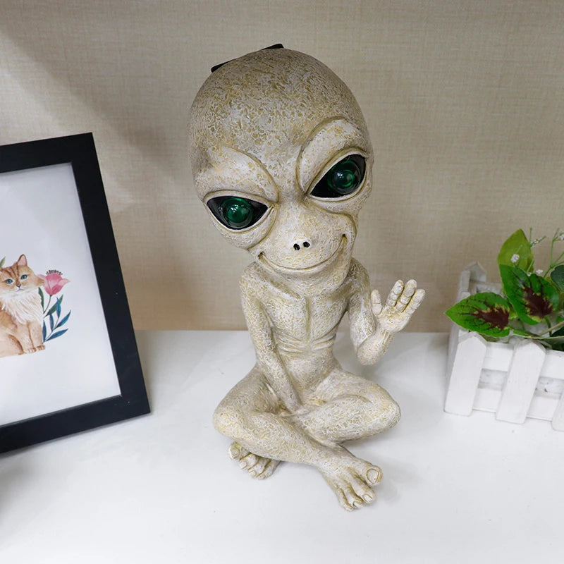 Alien Sculptures Outdoor Garden Alien Statue Alien Resin Sculptures Garden Ornament Indoor and Outdoor Decoration